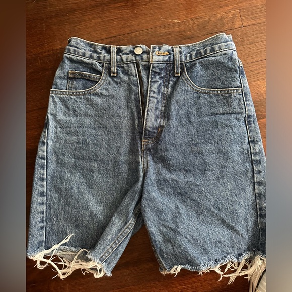 Vintage Guess cut offs - Picture 2 of 2